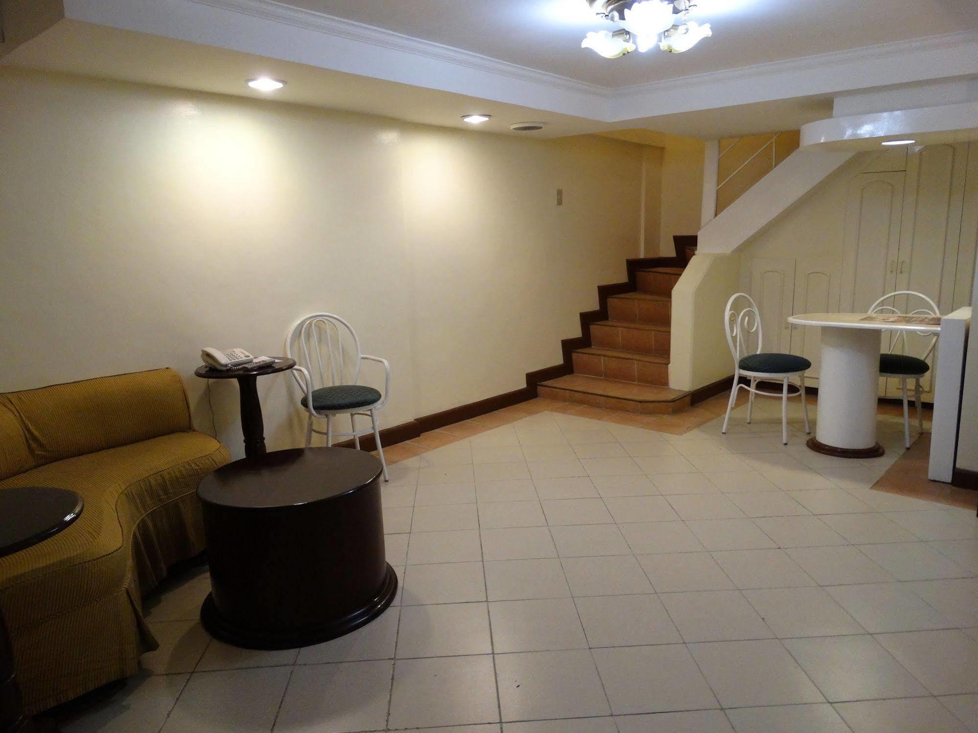 Cherry Blossoms Hotel Manila Exterior foto